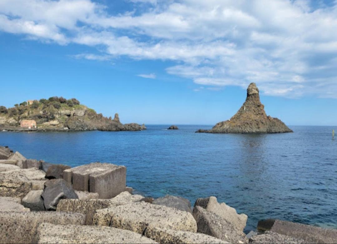 Faraglioni Inn Aci Trezza Luaran gambar